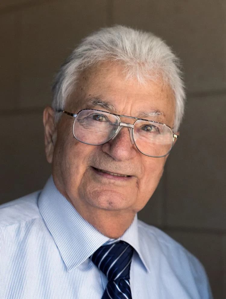 Retrato de Yuri Oganesián